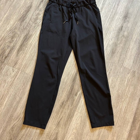 Lululemon Athletica Black On The Fly 27”L Pants with Drawstring - Picture 3 of 10